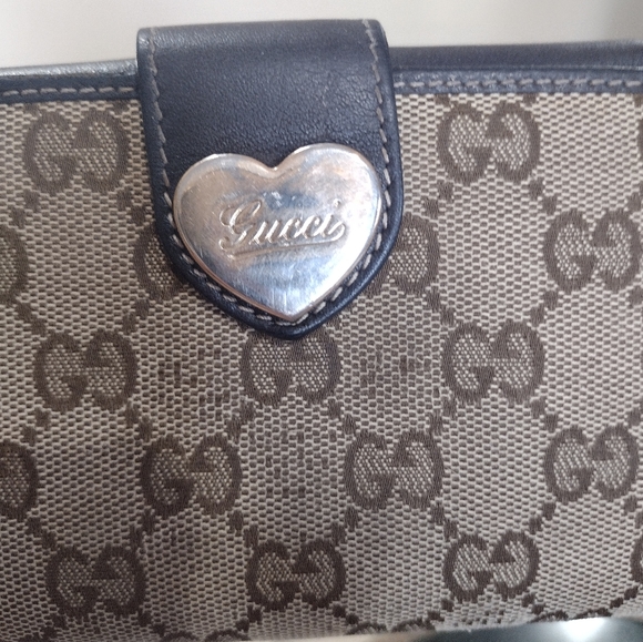 Gucci Monogram Heart Continental Long Wallet - Picture 14 of 17